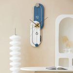 ساعت دیواری با عقربه های بزرگ