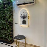 تابلو دکوراتیو سفید طلایی چراغ دار