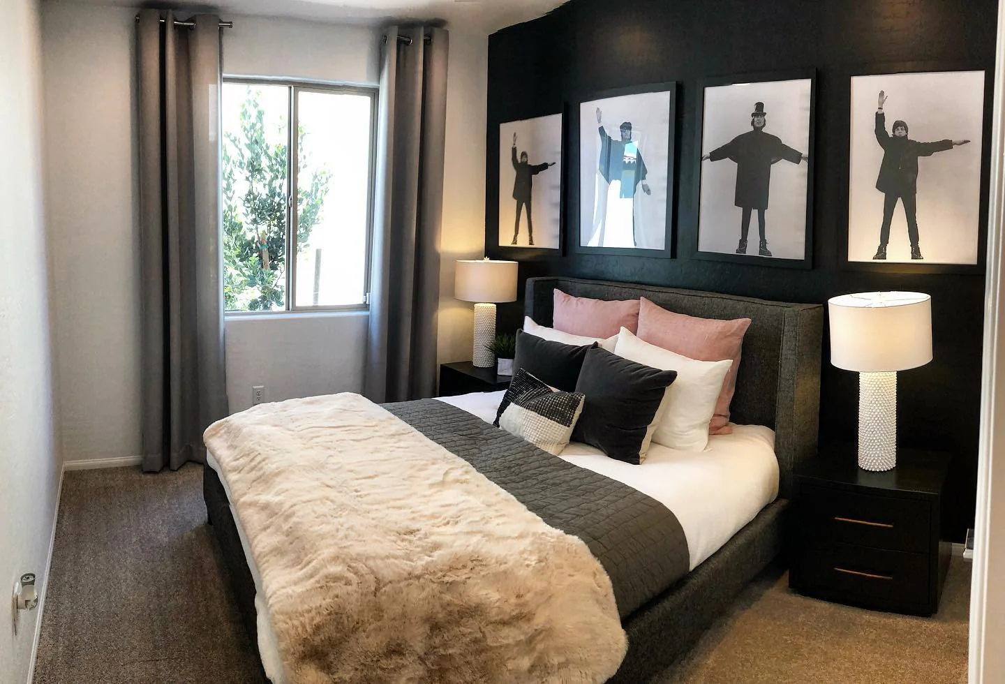 12. اتاق خواب مدرن با الهام از فرهنگ پاپ و رنگ‌های صورتی – خاکستری