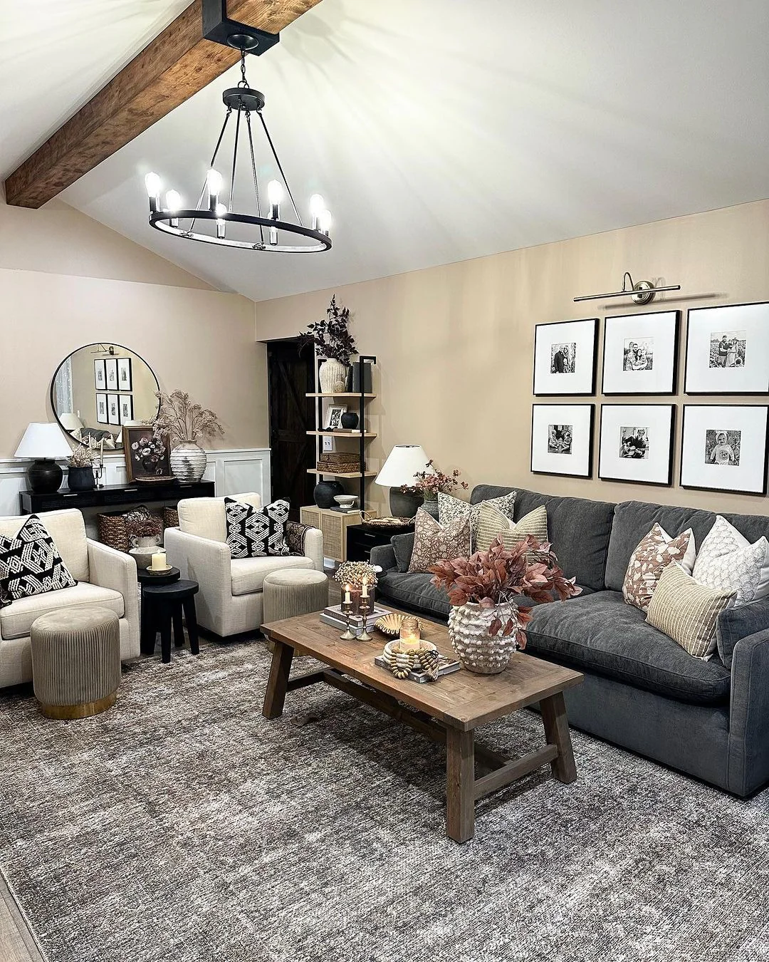 سبک ترنزیشنال اتاق نشیمن با تضادهای پاییزی